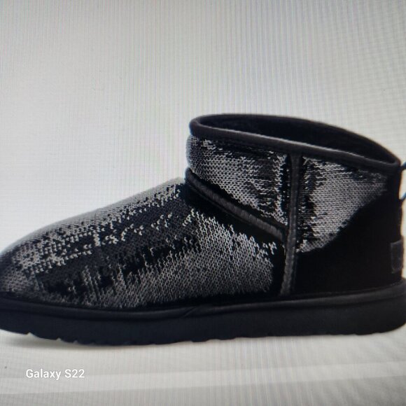 UGG Classic UL Mini Mirror Ball Boots. Black. NIB. Size 6 - Picture 3 of 13